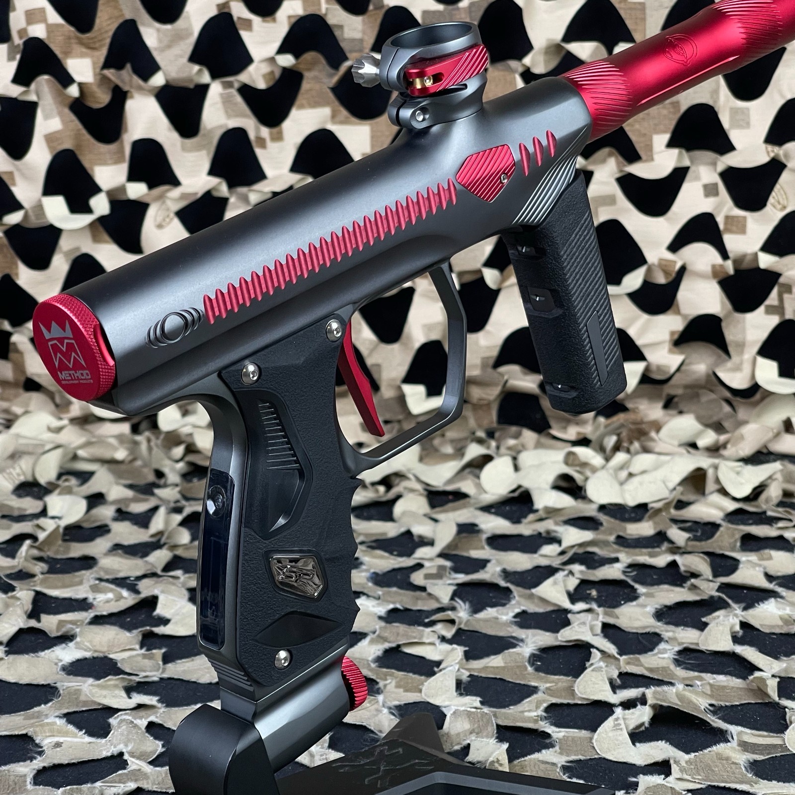 NEW Method DLX Shocker Era Paintball Gun - Gray/Red