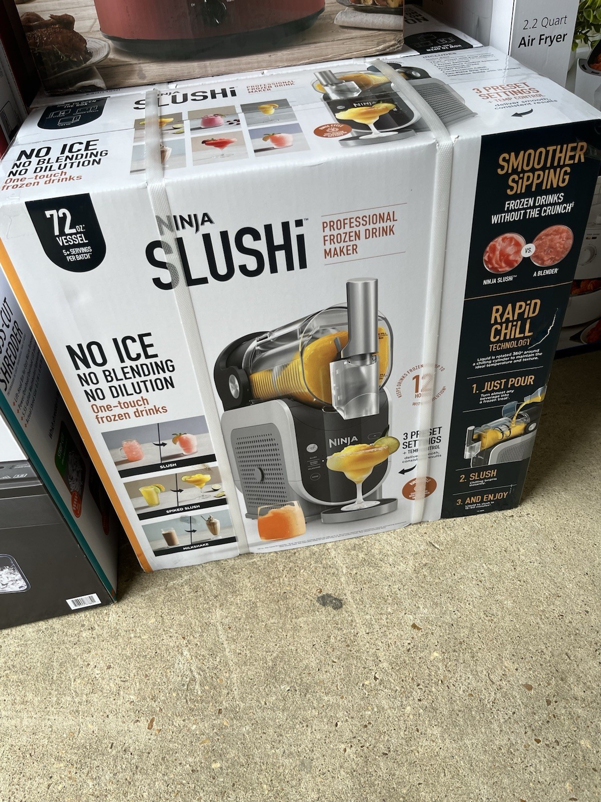 Ninja Slushi Professional Frozen Drink Maker 1 Bowl 72 oz Capacity