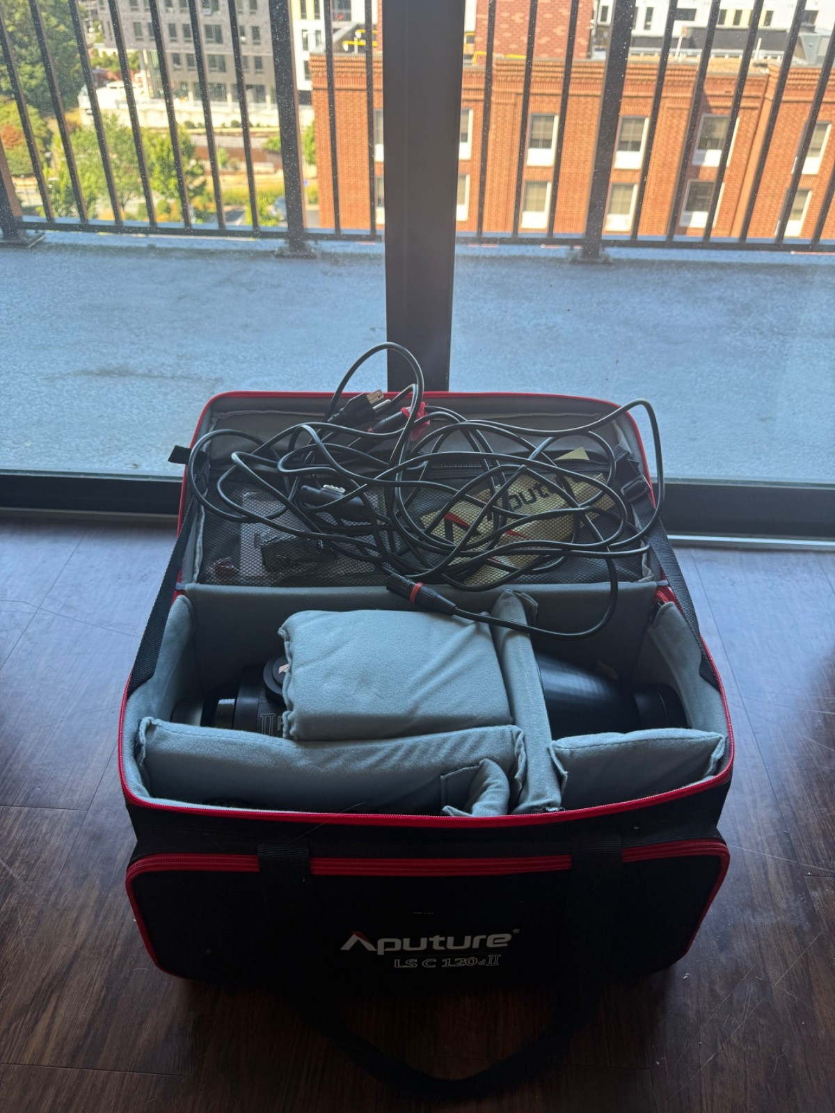 Aputure LS C120d II Light storm Kit - *Excellent condition*