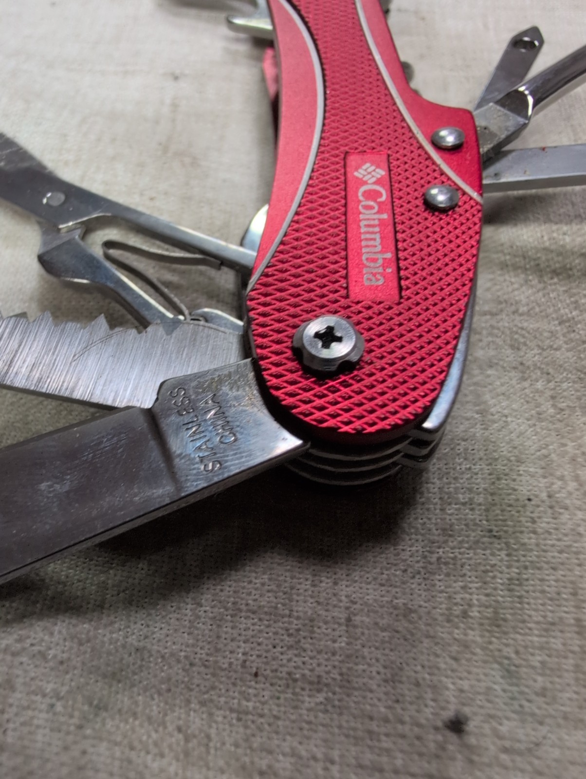 Columbia Deluxe Graphite Multitool 11 in 1