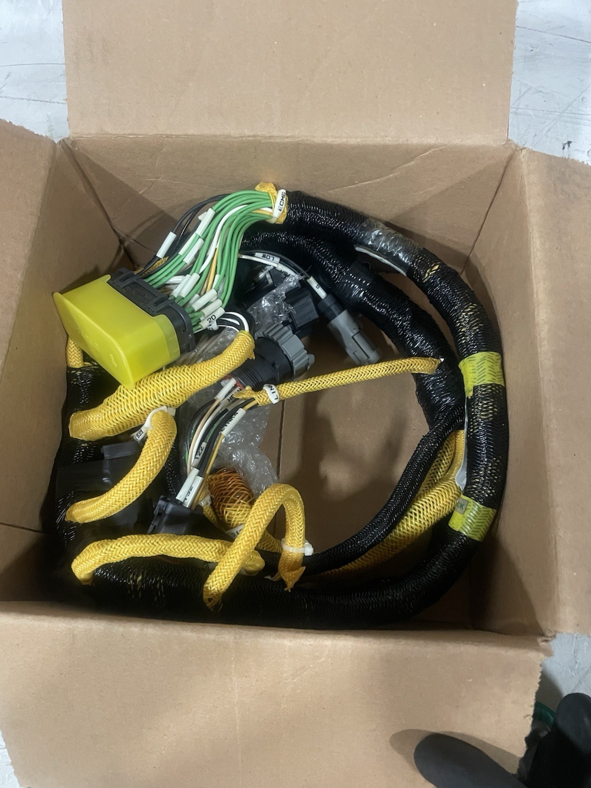New! Original Cummins Wiring Harness 4095742