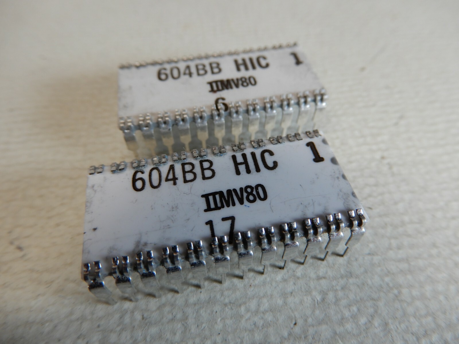 Western Electric 604BB HIC Integrated Circuits Qty 2 Ceramic