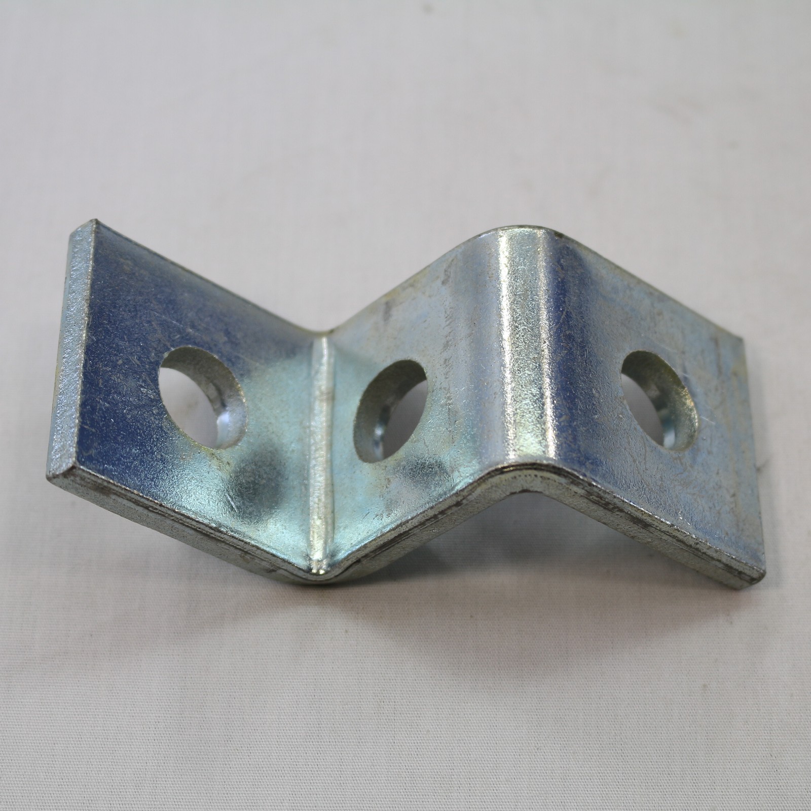 B-Line Strut Fitting 3-Hole Zinc Plated Steel Support Angle 9/16" Diameter B105