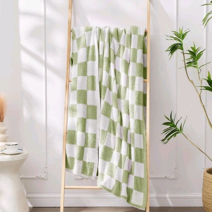 Super Soft Luxurious Warm Checkered Throw Blanket 60x80- Green and White