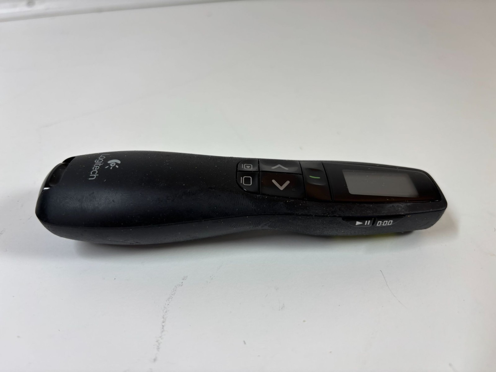 Logitech Wireless Presenter R400 With LCD Display & Case