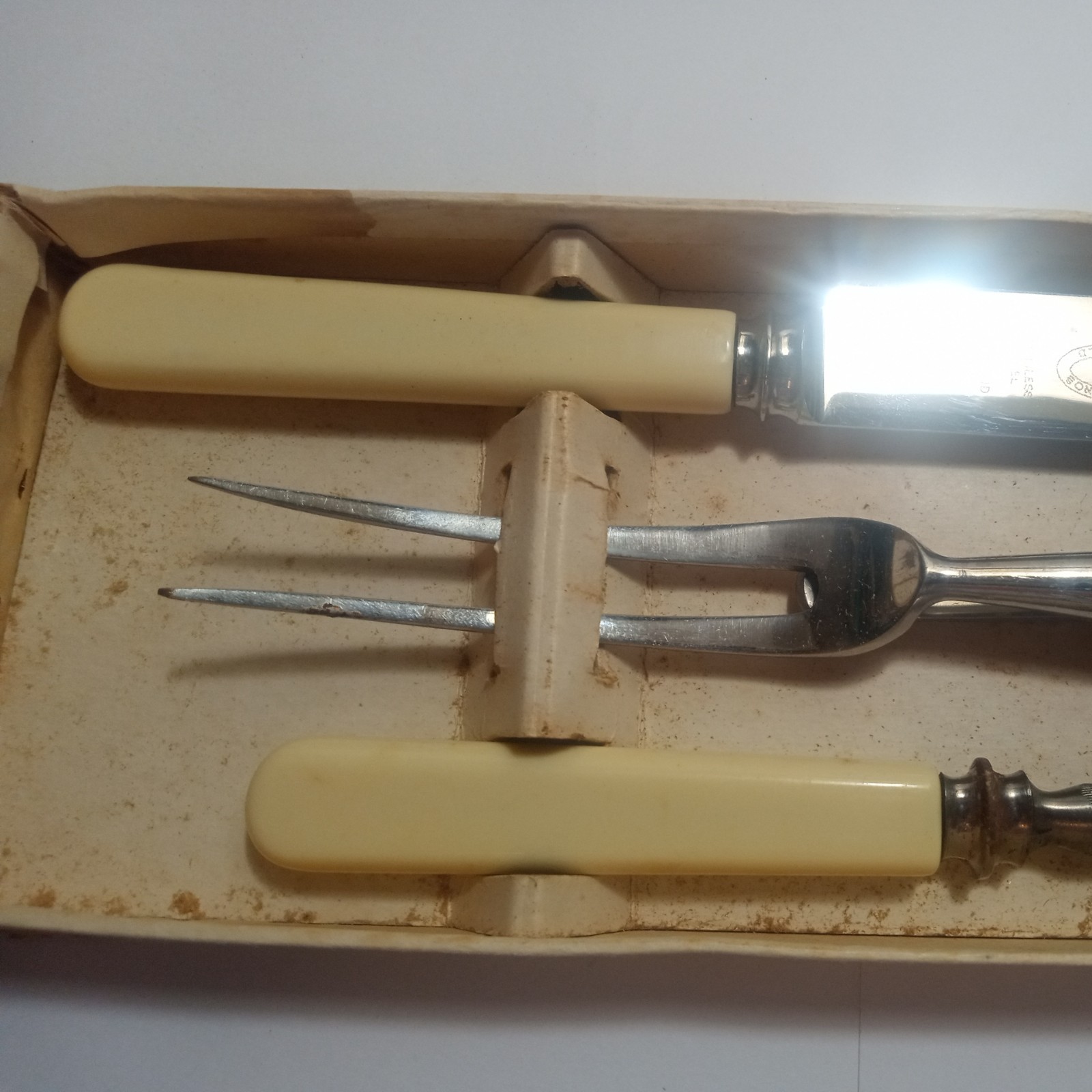 Sheffield Hand Ground Carvers Set