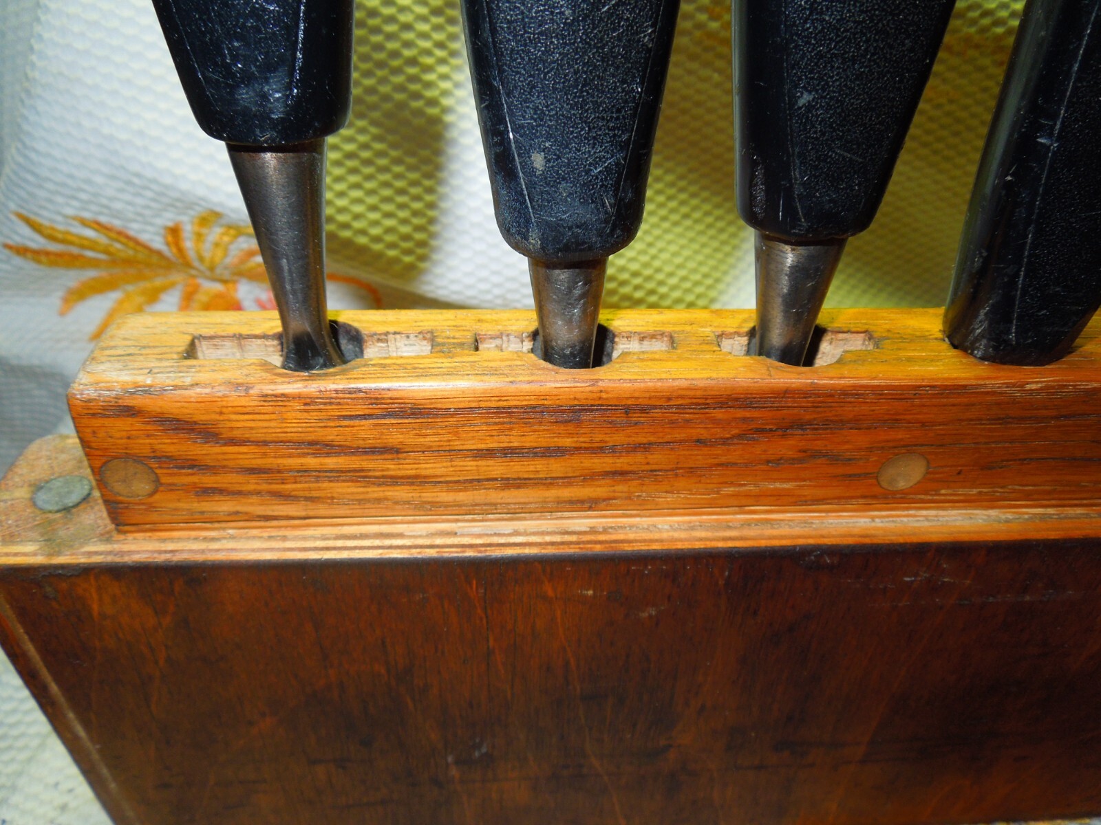 VINTAGE SANDVIK 6 PC CHISELS MADE IN HOLLAND SWEEDISH STEEL MAGNETIC WOOD CASE