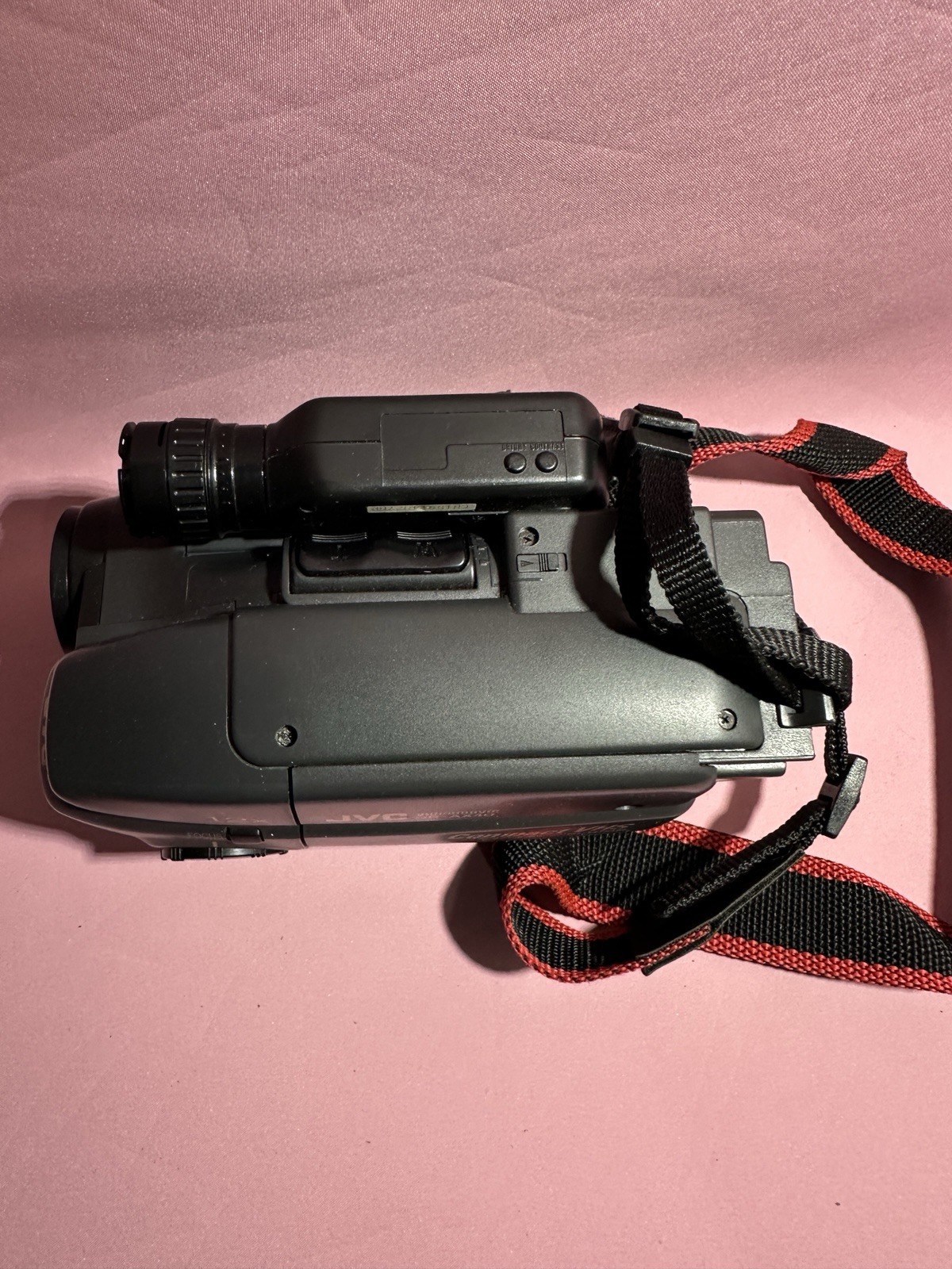 JVC GR-AX40 Compact VHS Camcorder - UNIT ONLY