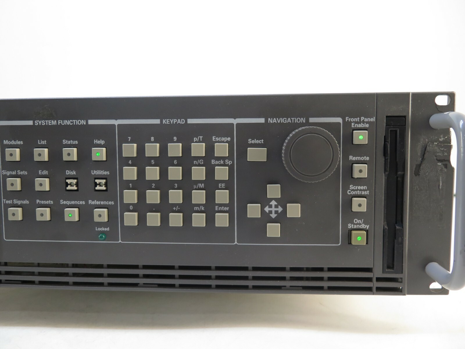 Tektronix TG2000 VIDEO GENERATOR With Modules: CPU, GP1, AVG1, BG1, Clock
