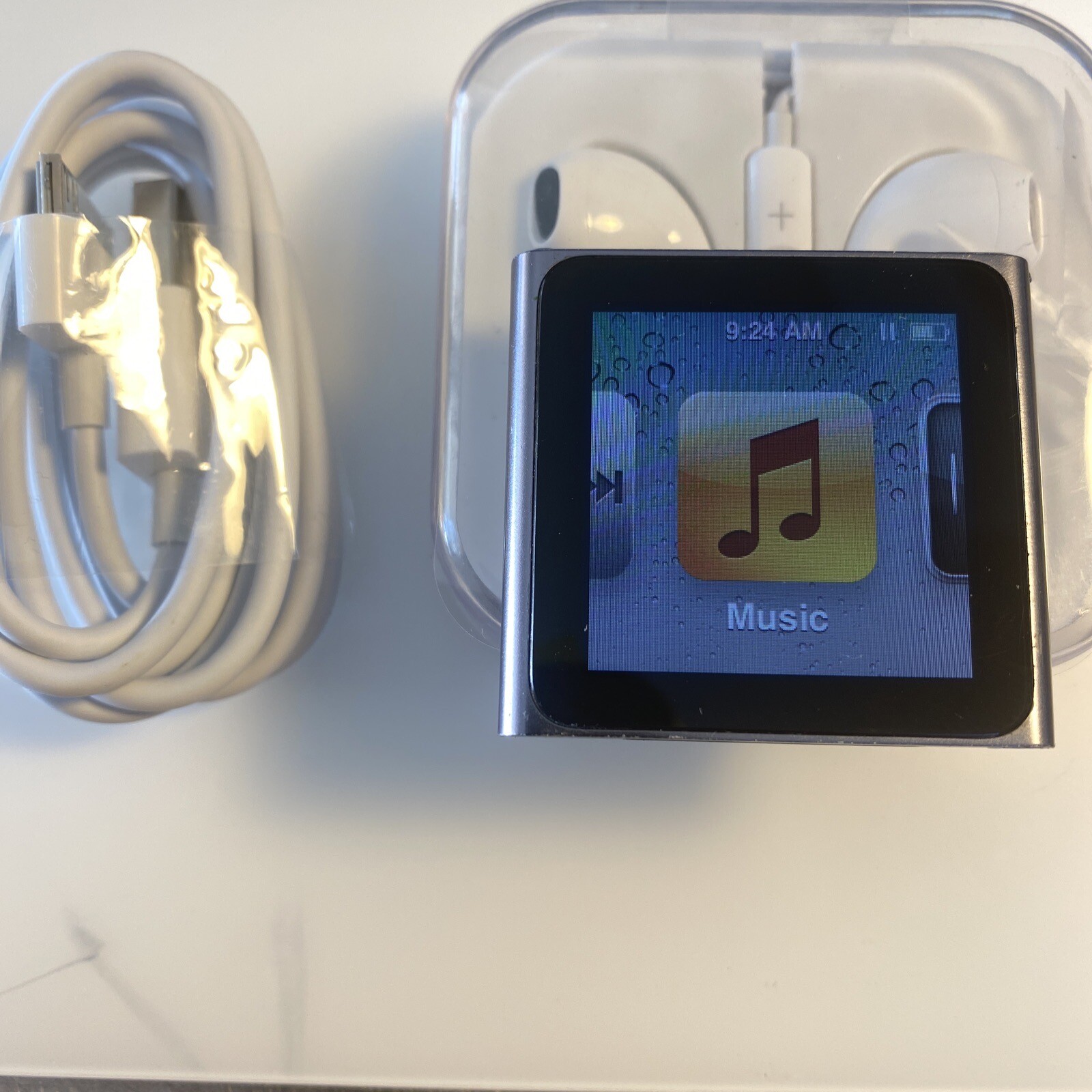 Apple iPod nano 6th Gen Graphite(16 GB) New Battery Installed.  NEW SCREEN