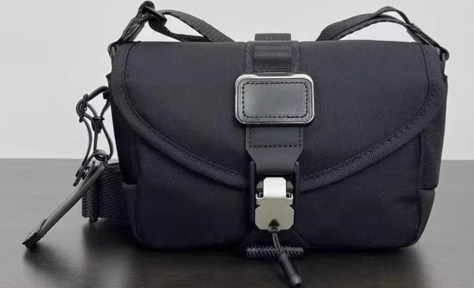 New TUMI ALPHA BRAVO COMPASS CROSSBODY Shoulder bag Black unused Outlet