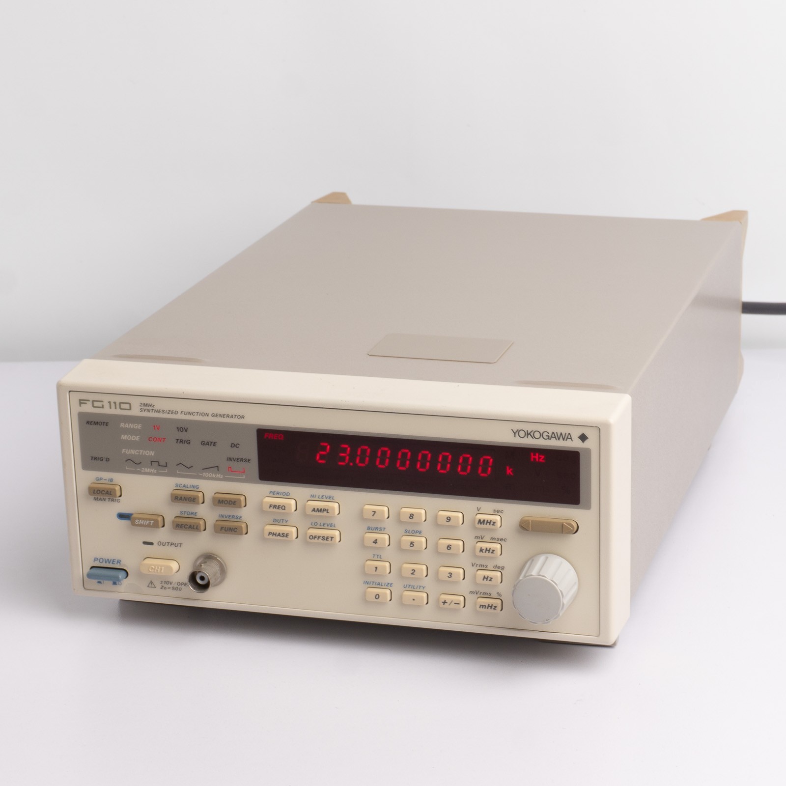 YOKOGAWA FG110 2MHz SYNTHESIZED FUNCTION GENERATOR W/Cables