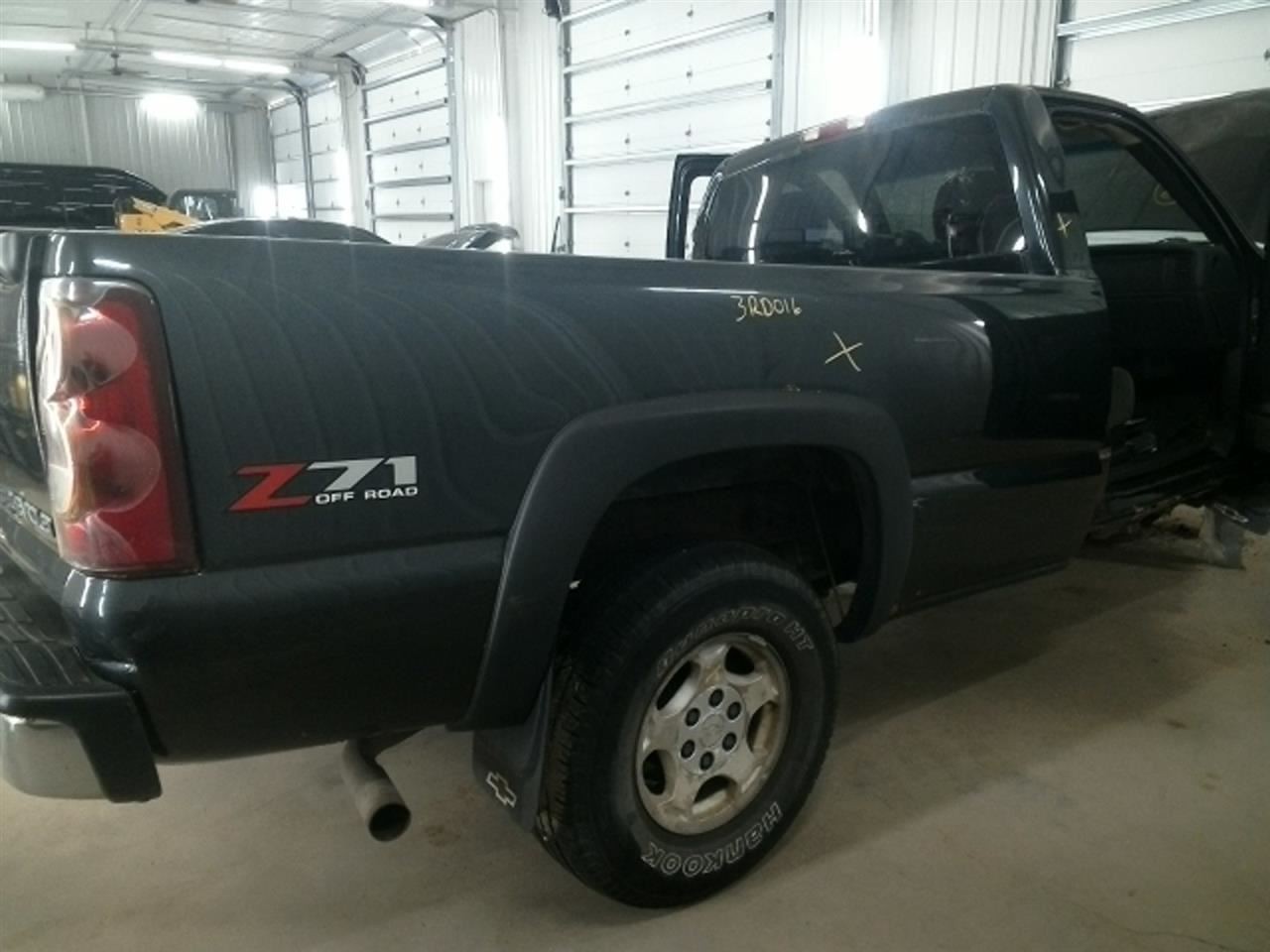 SLVRADO15 2003 Owners Manual 104830373