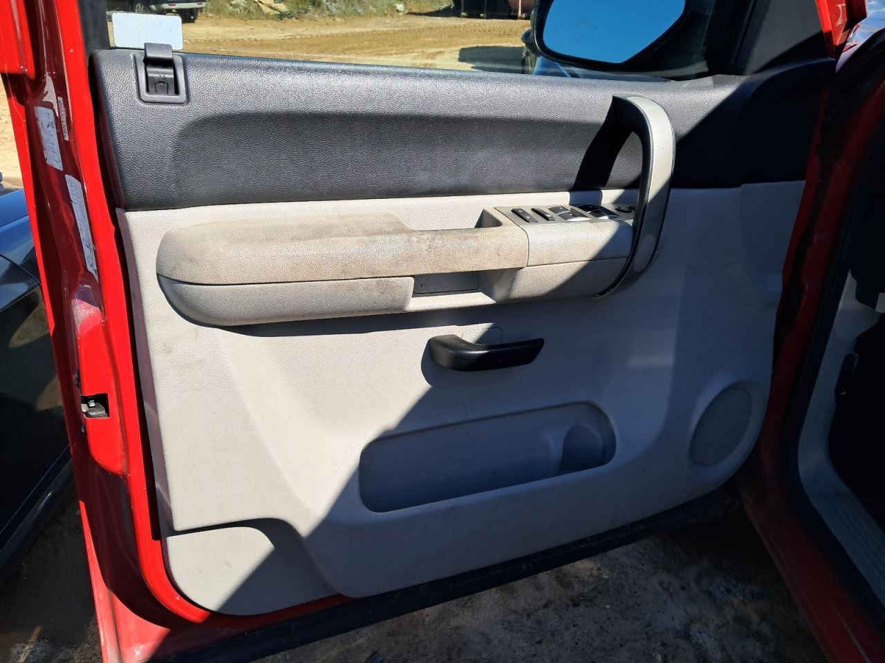 SILVRDO15 2009 Glove Box 4809567