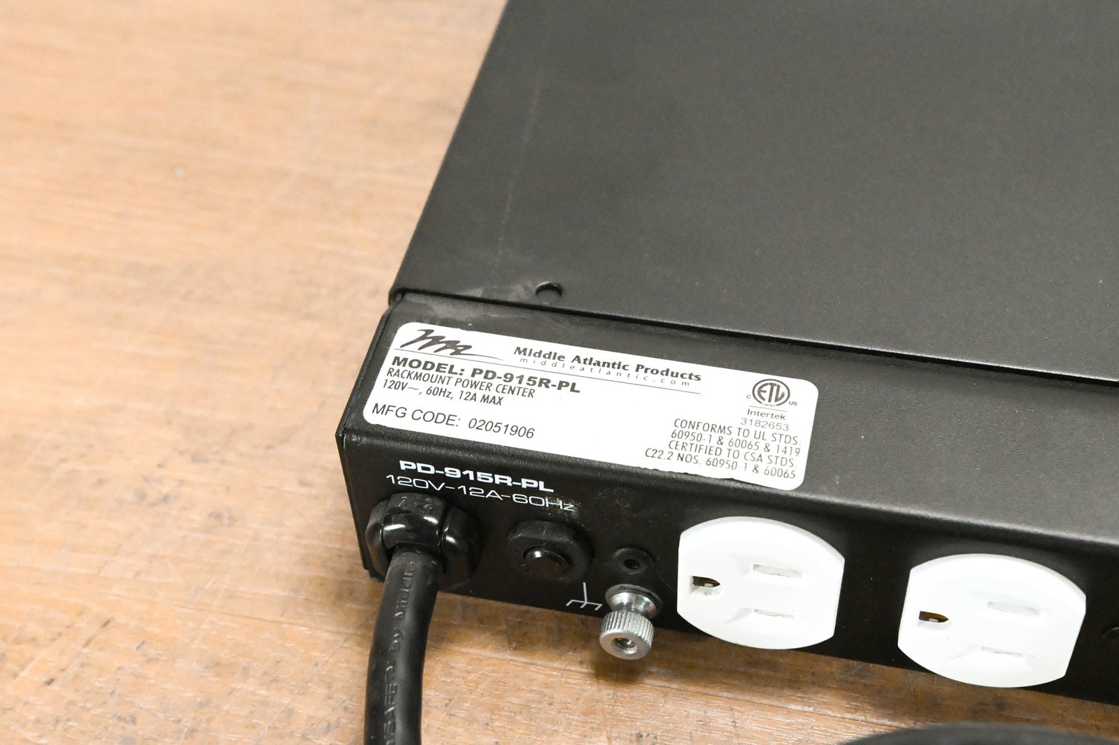 Middle Atlantic PD-915R-PL 9-Outlet Rackmount Power Distribution Unit CG013XT