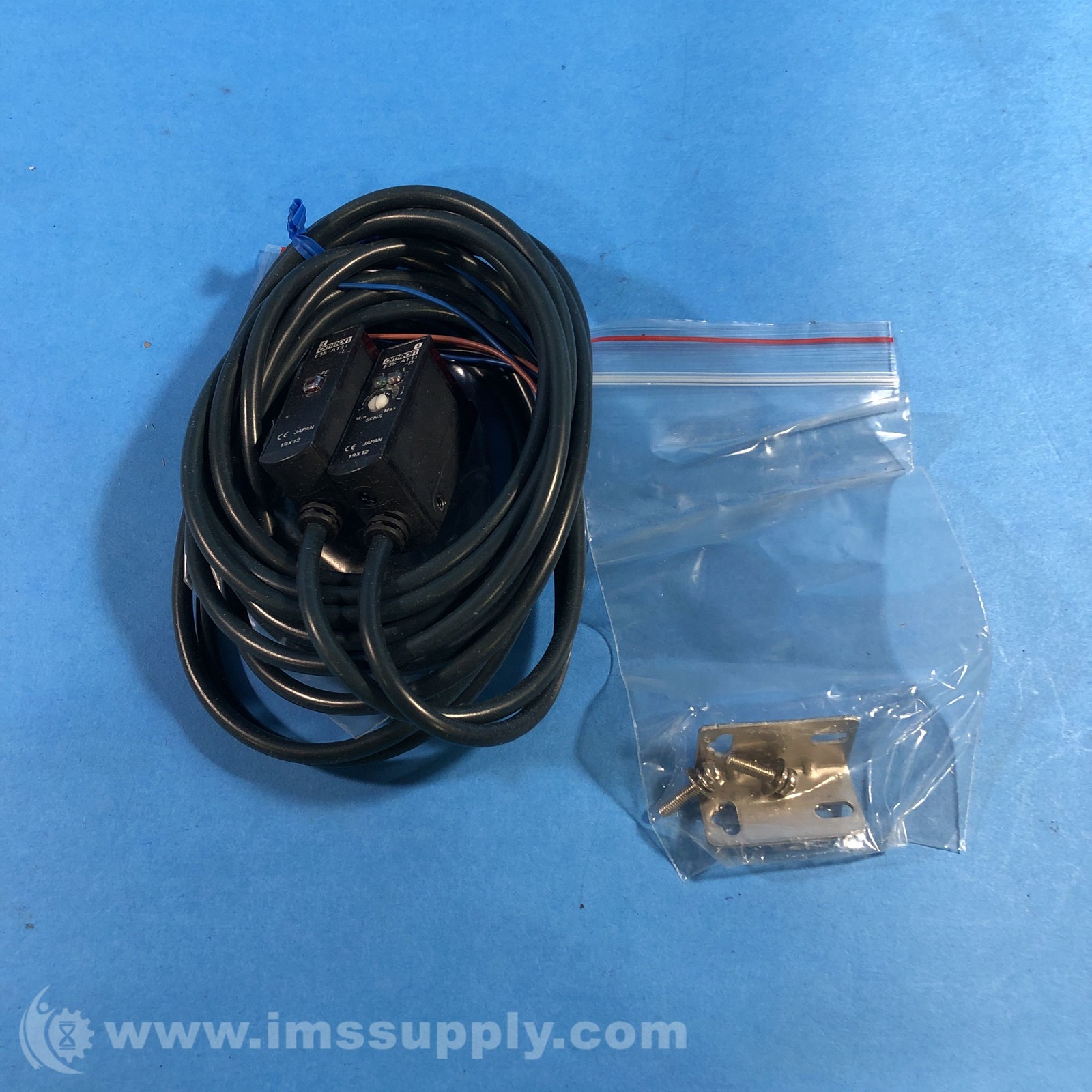 Omron E3S-AT11 Photoelectric Sensor FNOB