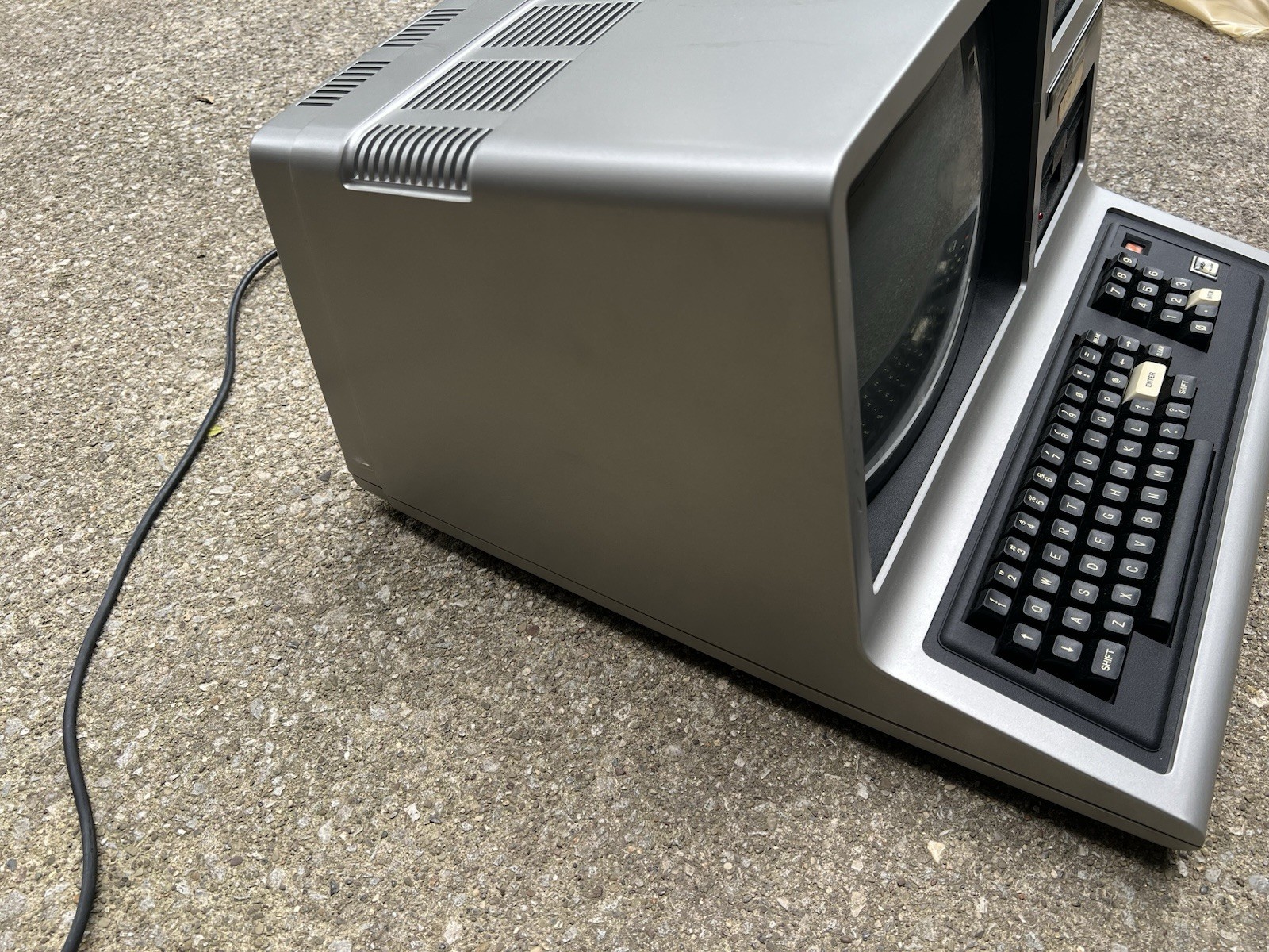 🇺🇸Radio Shack TRS-80 Model 3 Microcomputer In Original Box W/Cover🇺🇸