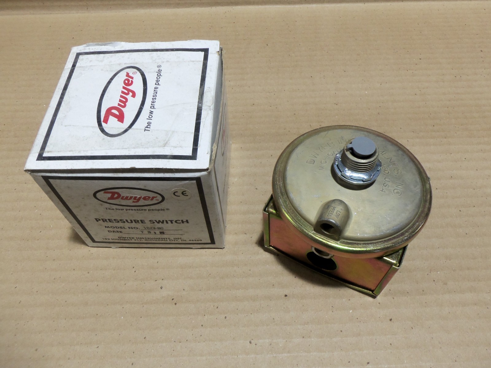 New Dwyer 1823-80 Pressure Switch