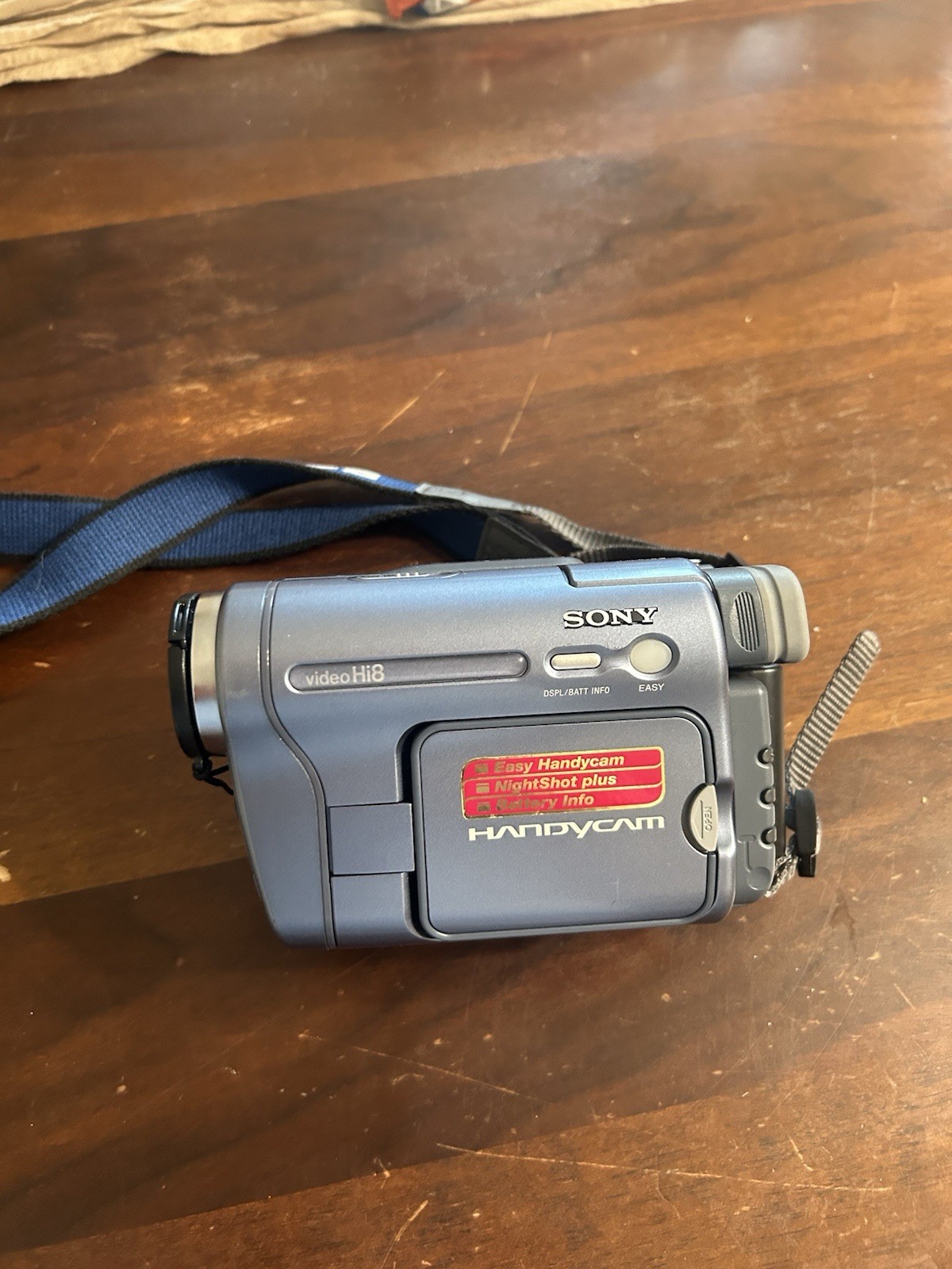 Sony Handycam CCD-TRV128 NTSC Hi-8 Camcorder