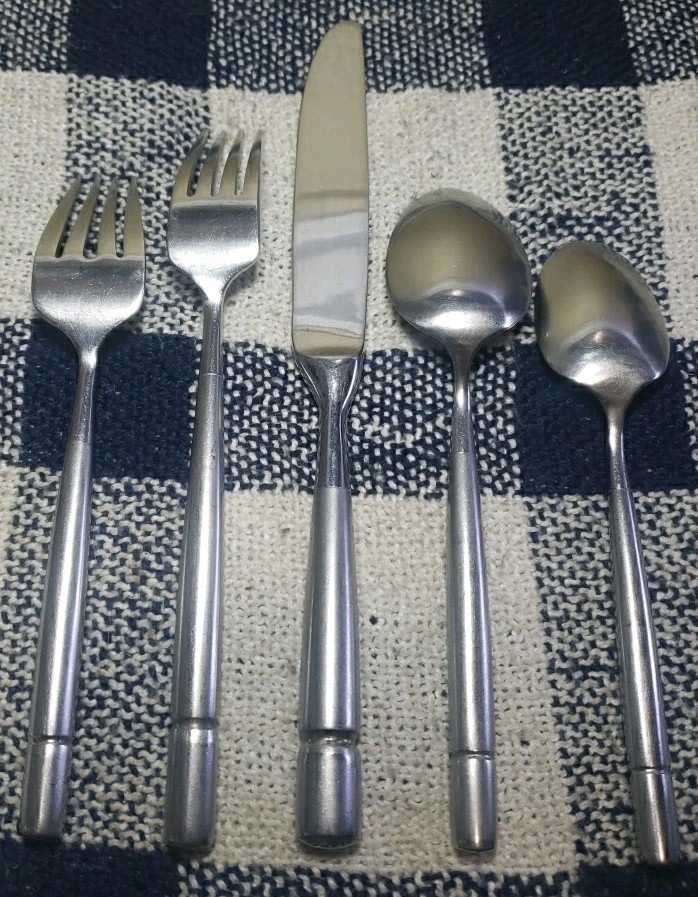 5 Piece Oneida Dalton Place Setting Stainless Flatware Satin Accent 18/10
