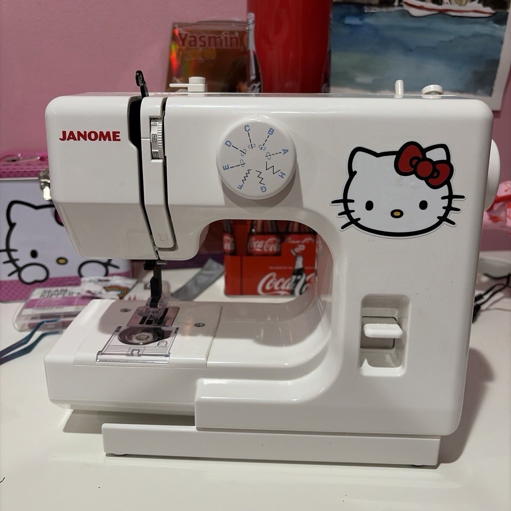 Janome Model 124 Hello Kitty Electric Household Sewing Machine Free Arm Portable