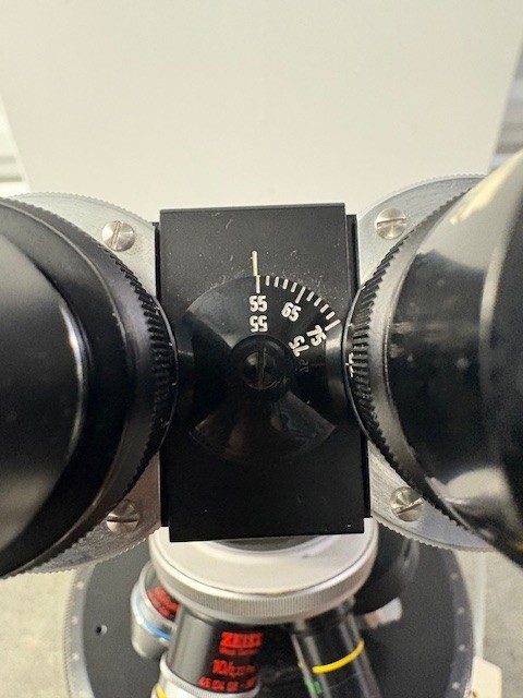 Zeiss Standard 18 Polarizing Microscope w/ Lens & Rotating Stage