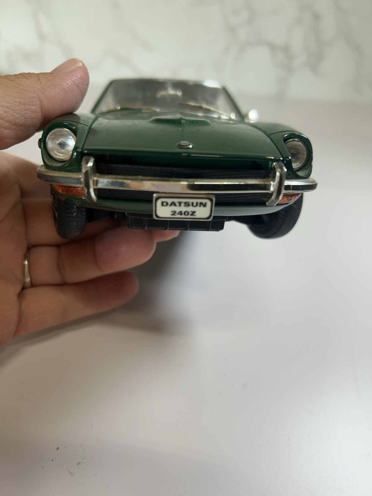 Road Signature Deluxe Edition 1970 Datsun Green Diecast 1:18 READ