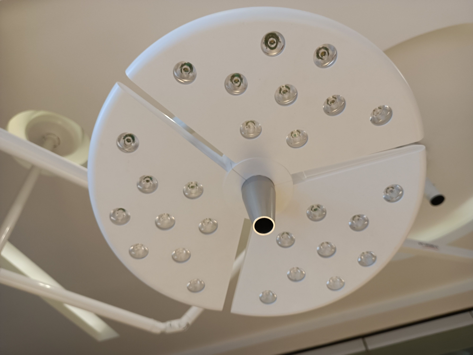 Dental LED Shadowless Ceiling Mounted Operating Examination Lamp KD-2018D-1 USA