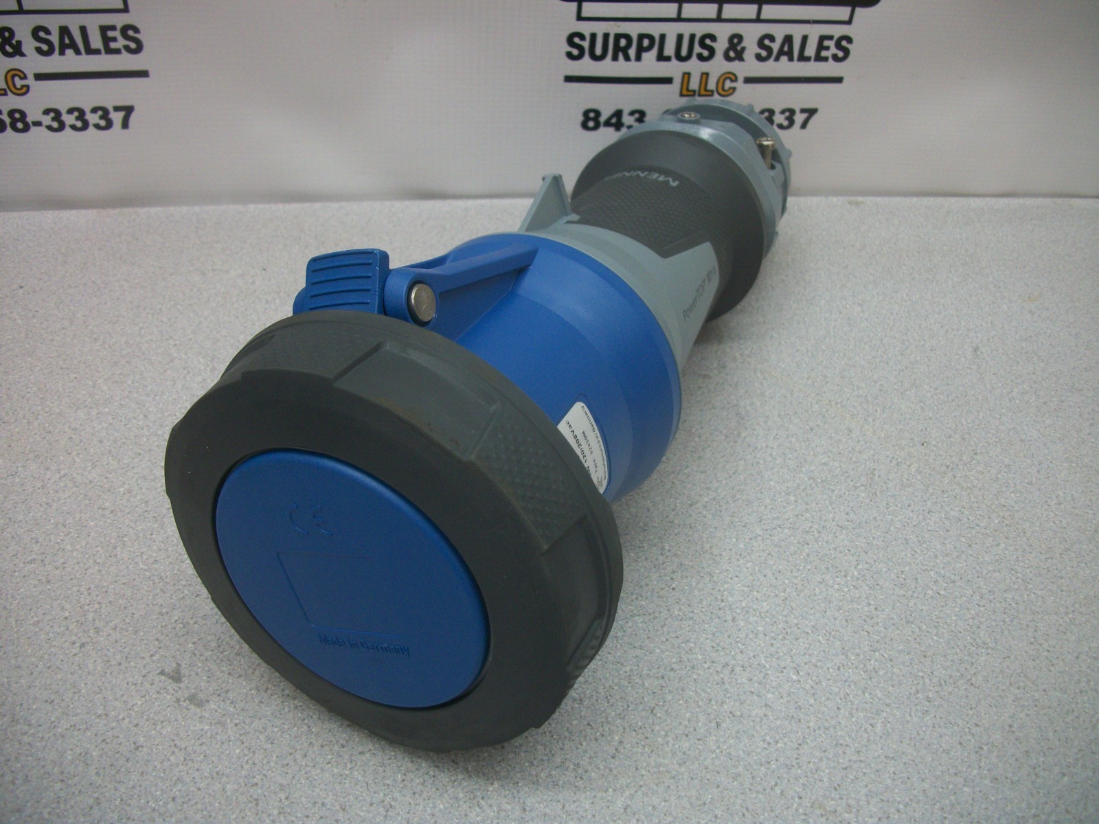 MENNEKES PIN & SLEEVE CONNECTOR ME560C9W 60AMP 120/208VOLT 4P 5W