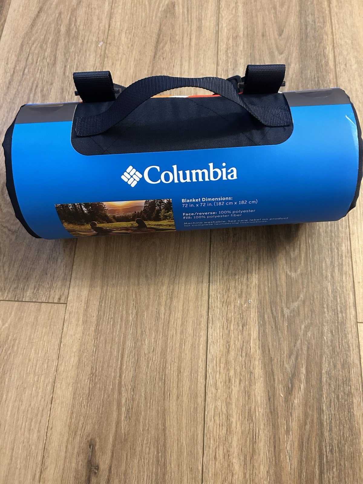 NWT Columbia Blanket 72 x 72 Packable Navy Portable Beach Camping Outdoor Carry