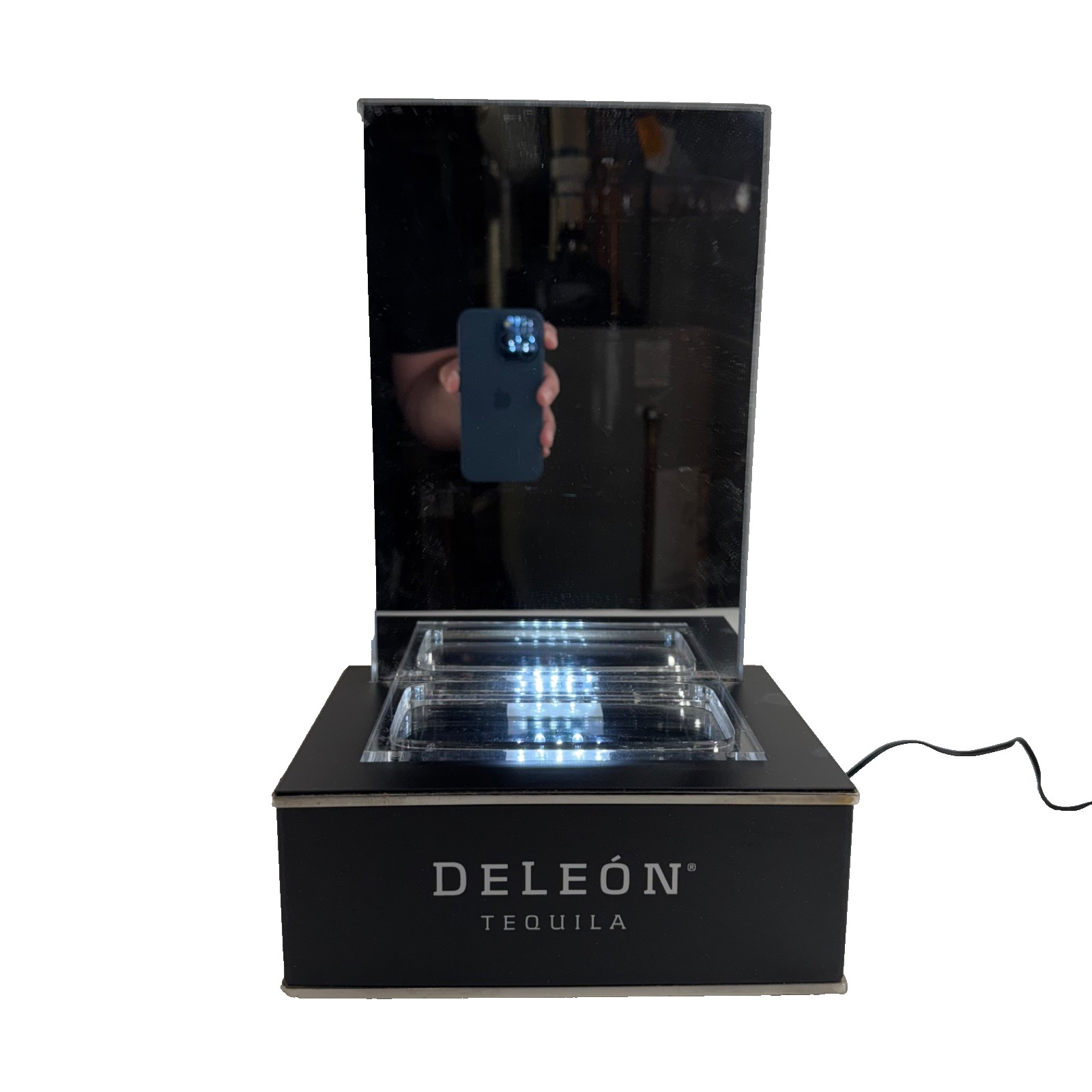 Deleon Tequila LED Light Up Store Display Bar Display Signs Mirror Back 2015