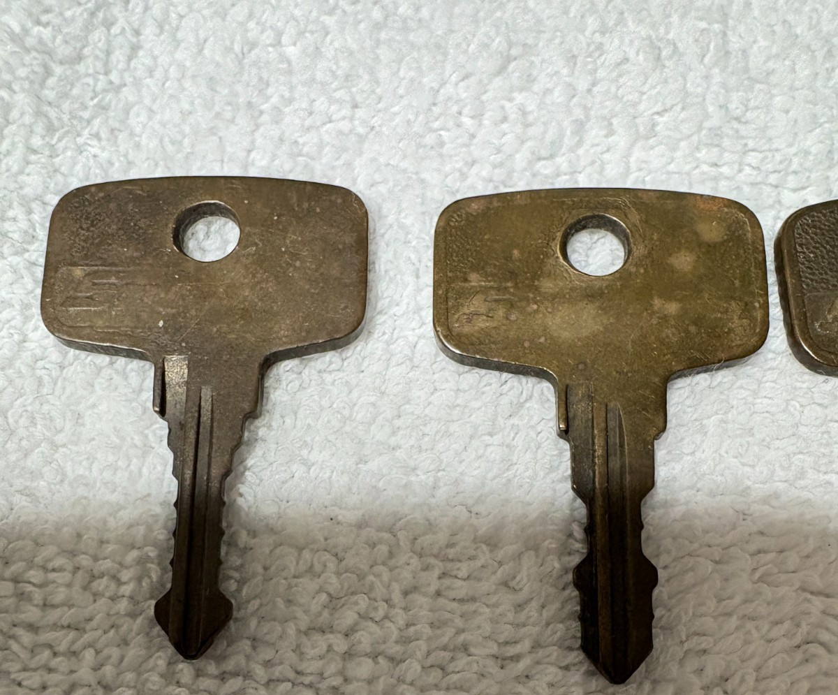 SNAP-ON TOOLBOX KEYS - LOT OF 4