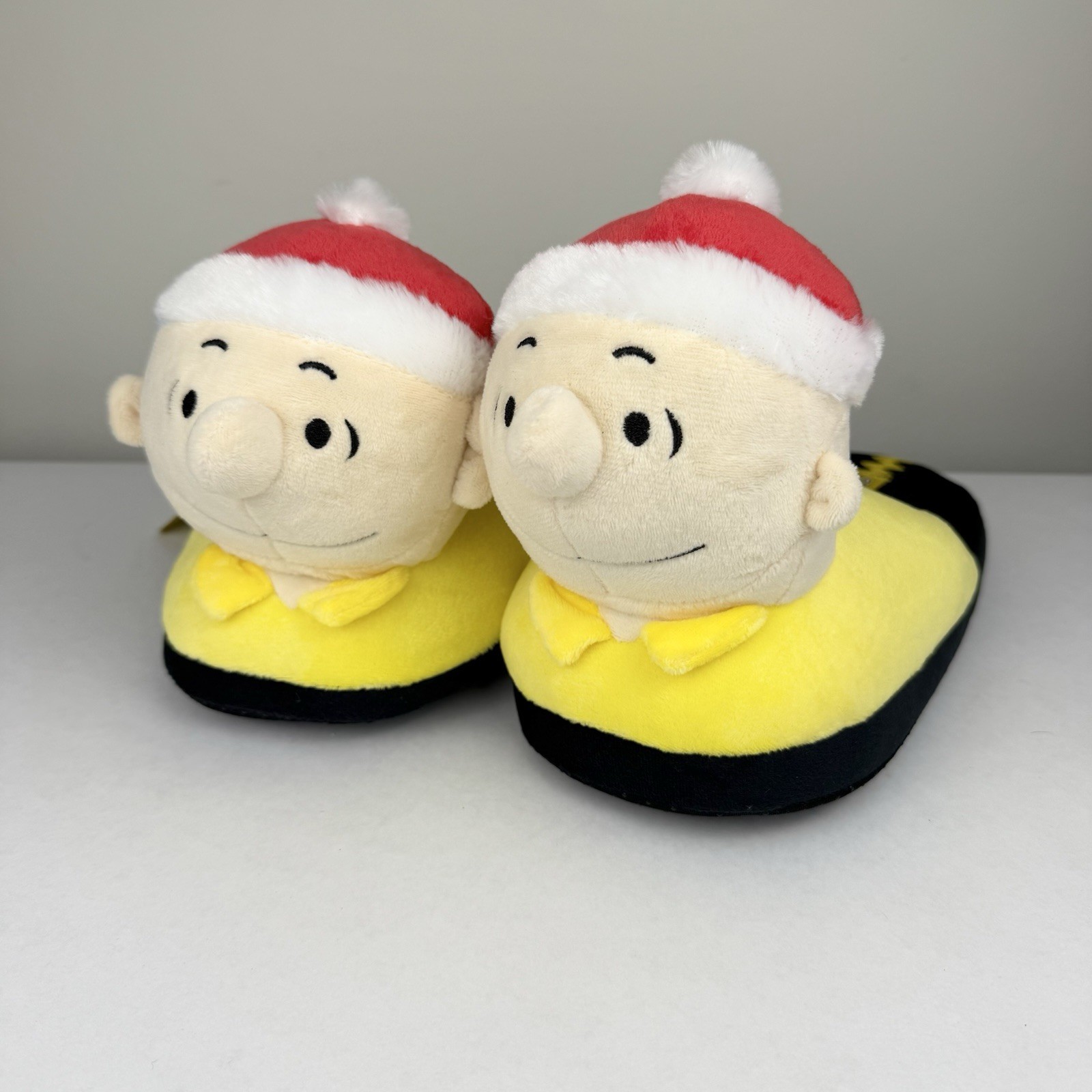 PEANUTS Charlie Brown Family Christmas 3D Slippers Adult Mens Size 7 / 8 NWT