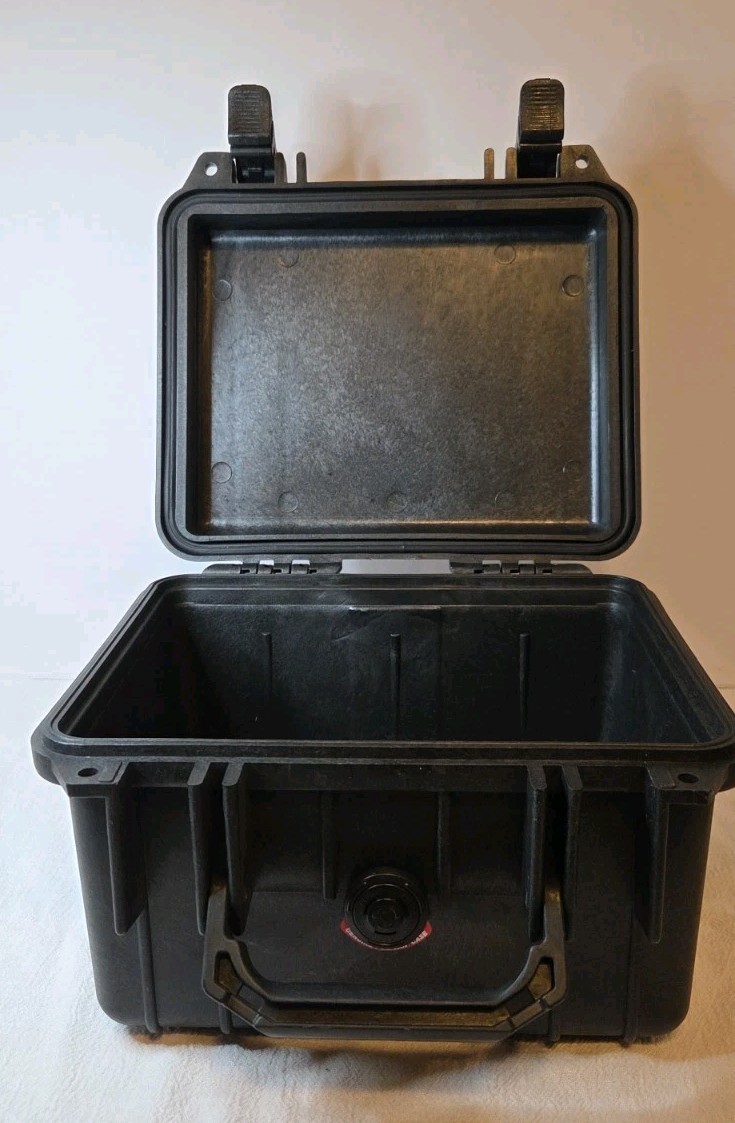 Pelican 1300 Watertight, Dust Proof Protective Case