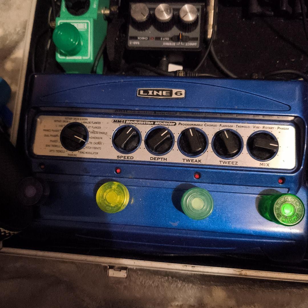 Line 6 MM4 Multi Effects Processor with Power Adapter
