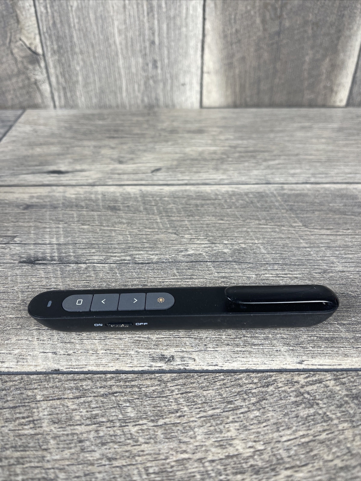 Wireless Presenter Pointer PowerPoint Clicker, RF 2.4GHz Mouse Volume (white)