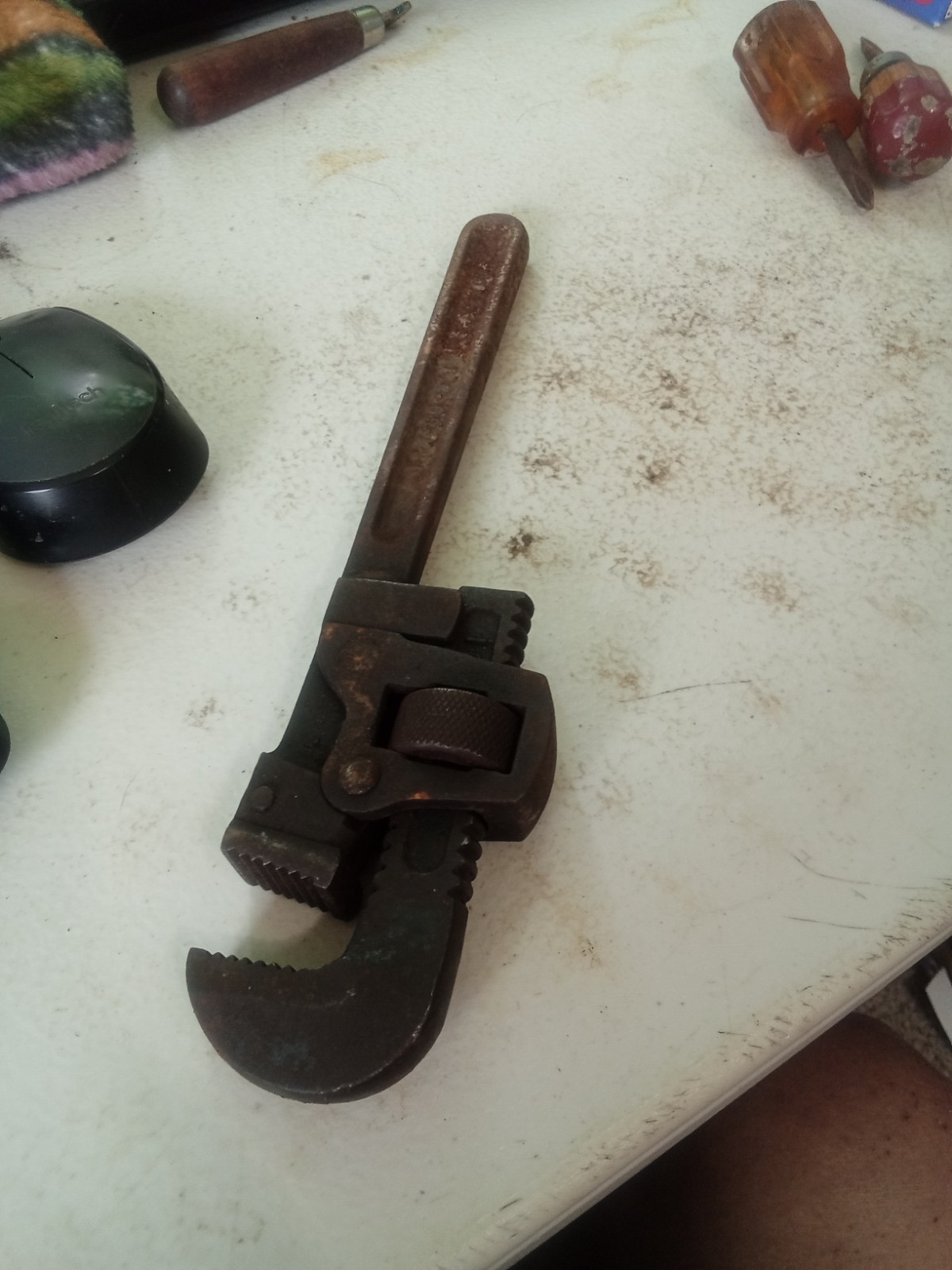 Oswego Tool Co Antique Pipe Wrench - 10"