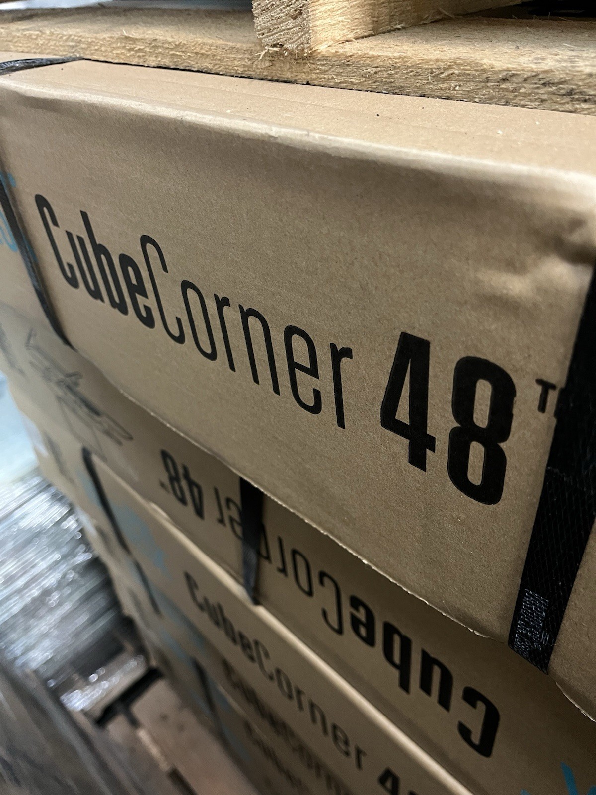 LOT 7 - VariDesk Cube Corner 48 Adjustable Standing Desk - NEW SEALED