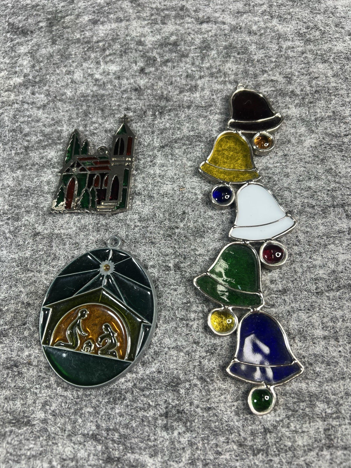 vtg holiday suncatcher lot of three bealls church manger  bold glass