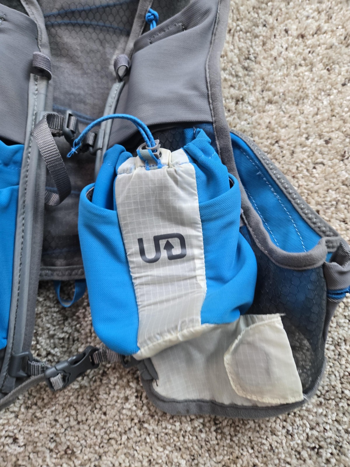 Ultimate Direction Hydration Vest Gray 32 Trail Running Pack UD Pockets
