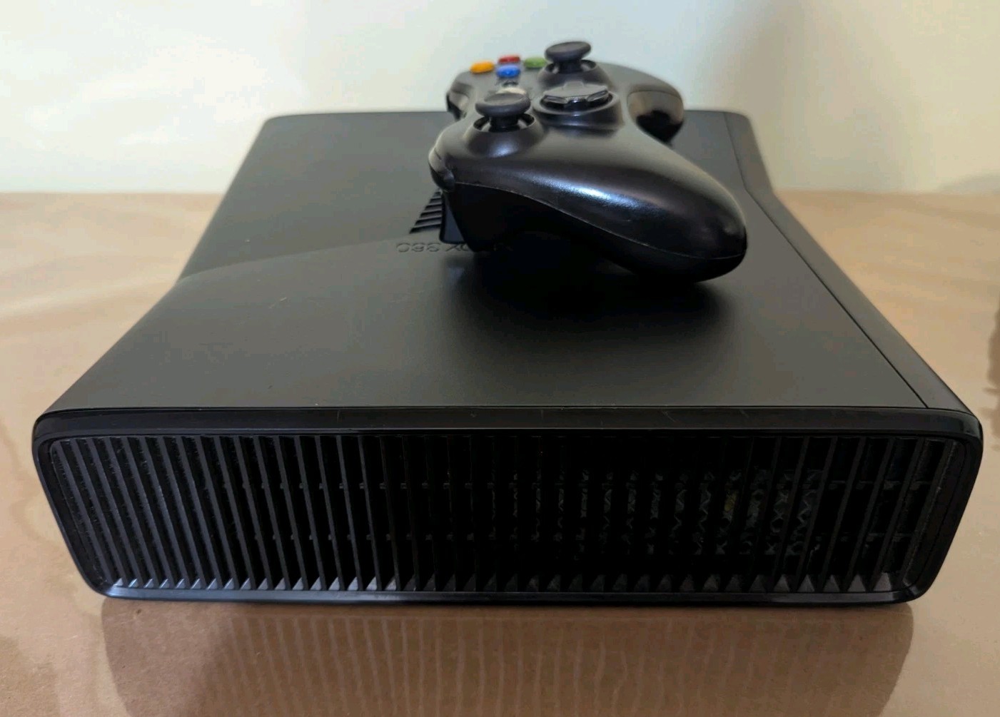 Microsoft Xbox 360 Slim Black System Console 4GB Controller Cords TESTED