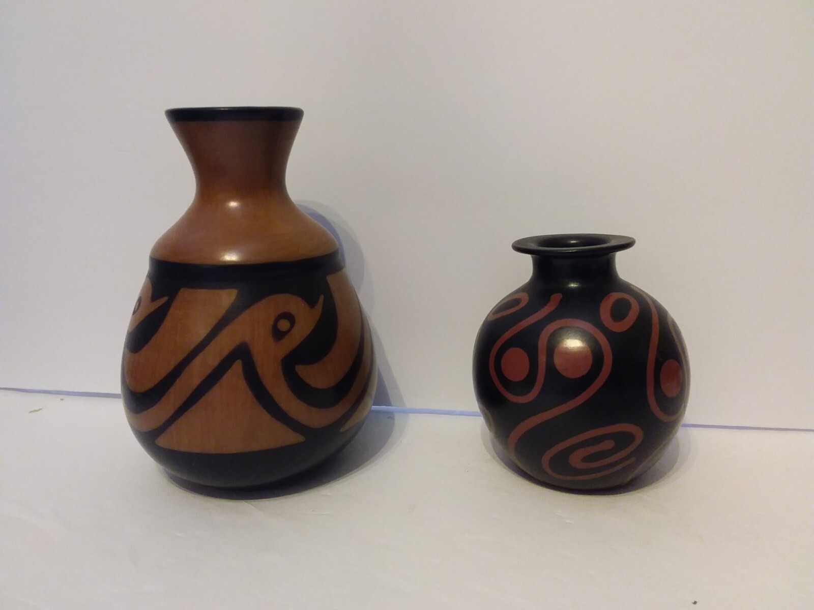 Chulucanas Peru Pottery Vases by Artist Santos Flores Ruiz 2011 -  Set of 2 A8
