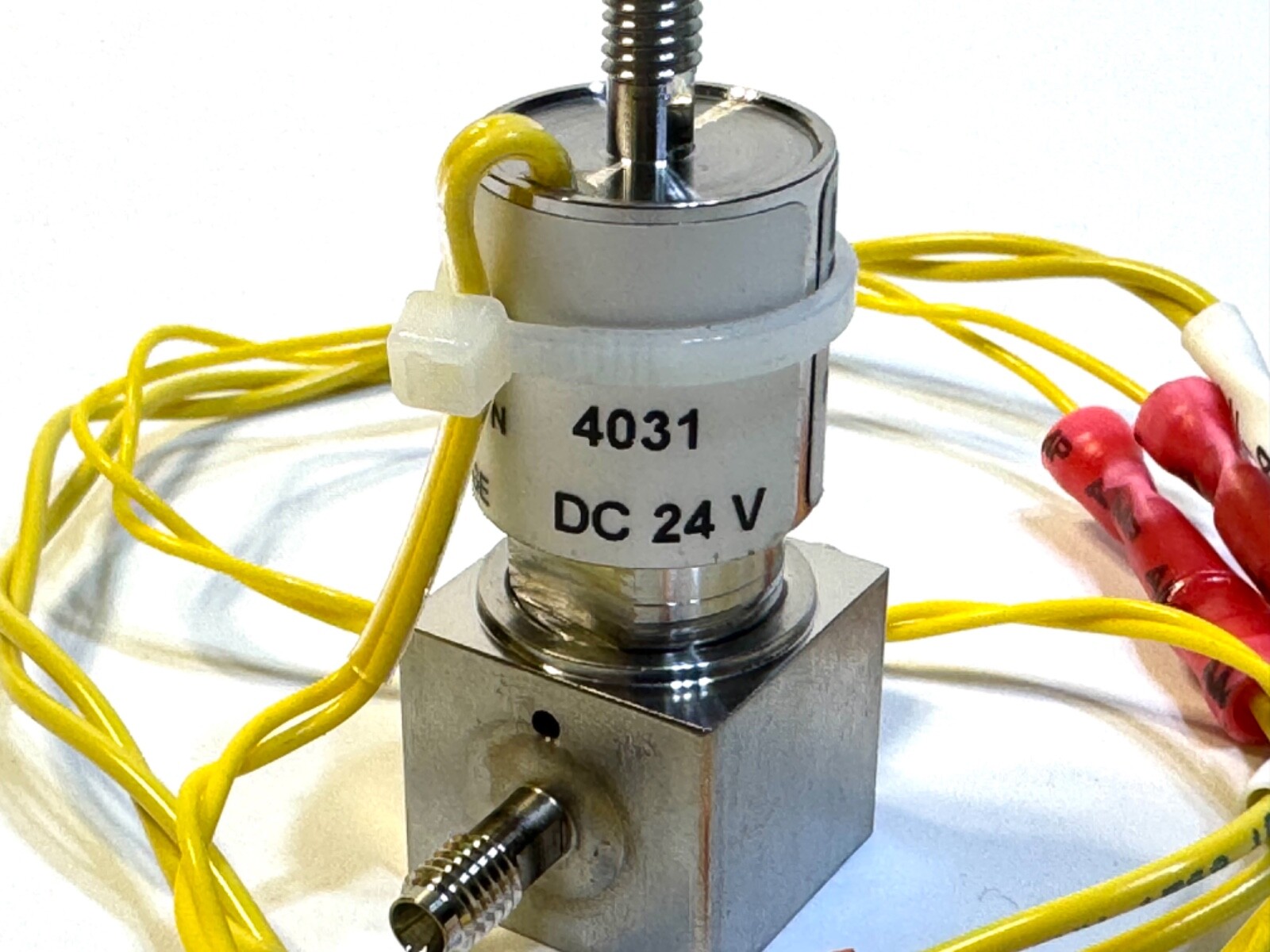Agilent Technologies 14-8317-000 High Temperature 3 Port Soil Valve 24VDC