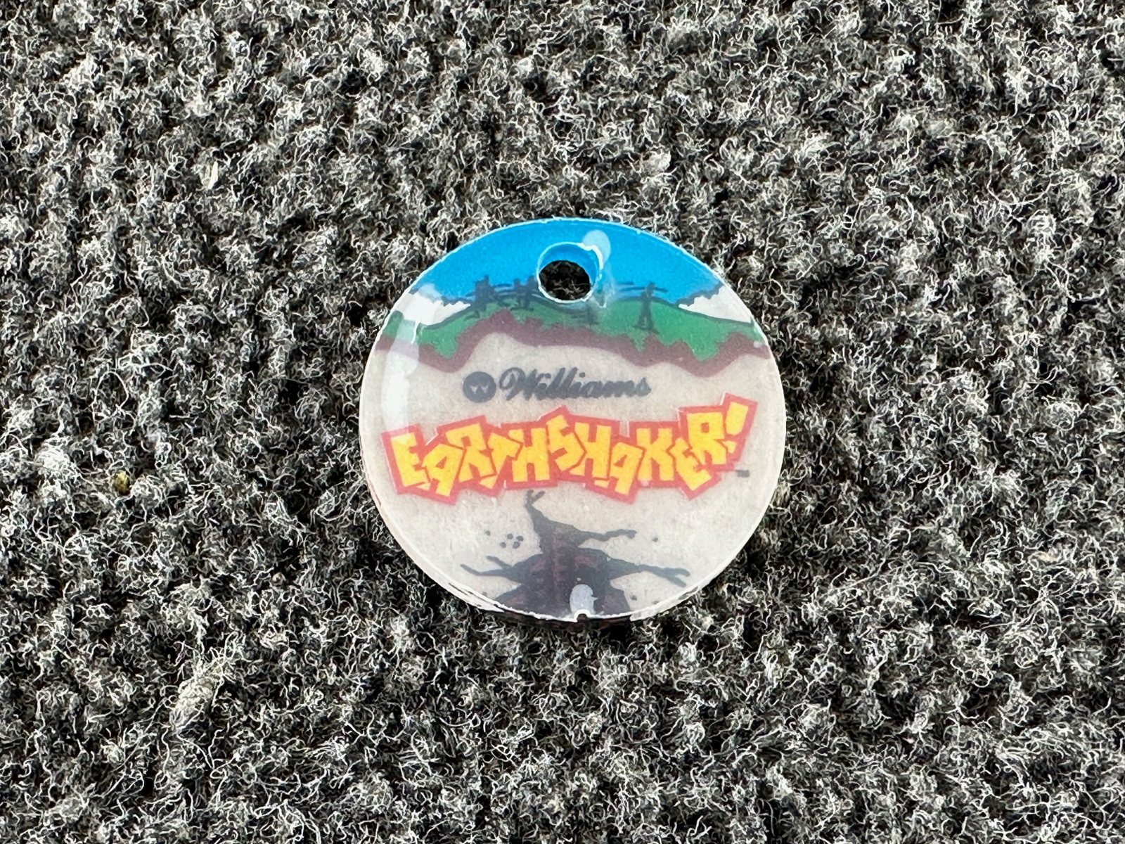 Williams Earthshaker Pinball Machine Plastic Promo Key FOB #2 NEW