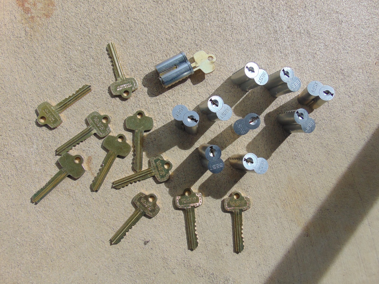 10 - BEST   M   CORES  7 PIN WITH 1 CORE KEY AND 10 KEYS      LOCKSMITH