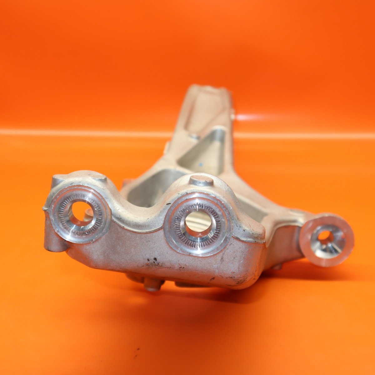 TESLA MODEL 3 KNUCKLE LEFT FRONT DRIVER 2017-2021 2022 2023 1044311-00-E RWD OEM