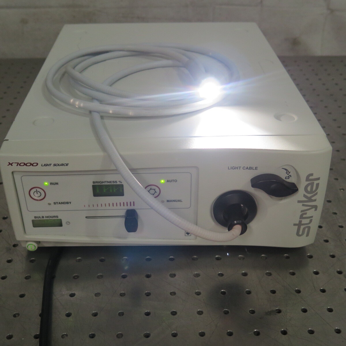 R195738 Stryker Endoscopy X6000 Light Source 200-190-000