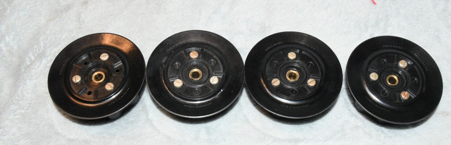 NOS Dakaware 3" Knob With Skirt & 1/4" Shaft Opening Buy It Now Is For One Knob