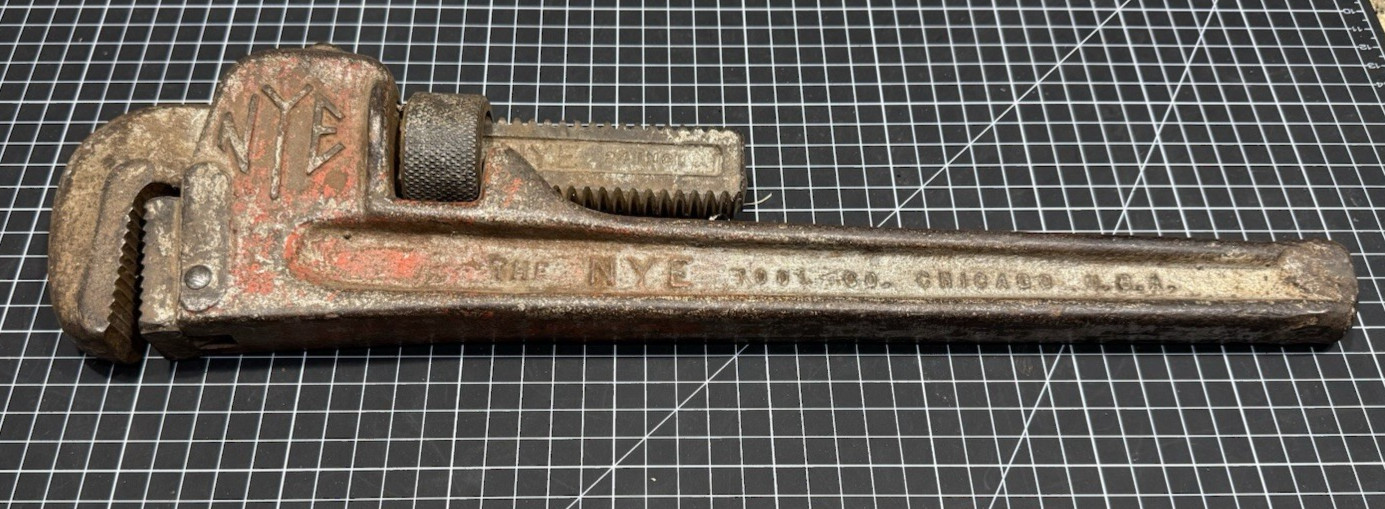 Vtg NYE Tool Co. 24” Pipe Wrench Heavy Duty Cast Iron Steel Chicago USA **READ**