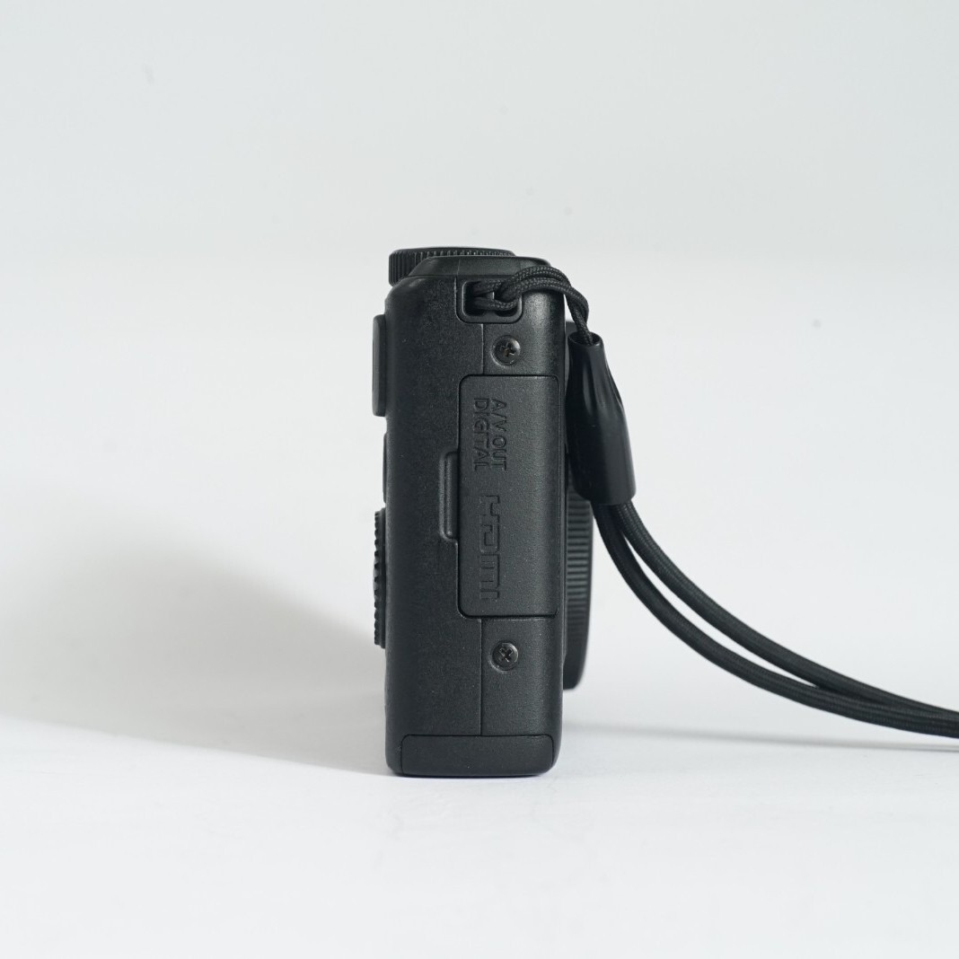 Canon PowerShot S100 Digital Camera Black 12.1 Megapixels 5x Optical Zoom Gift